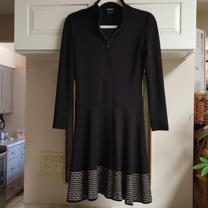 Isabel De Pedro Black Zipper Front Knit Dress w Tan Boarder Design on Hem Sz 6